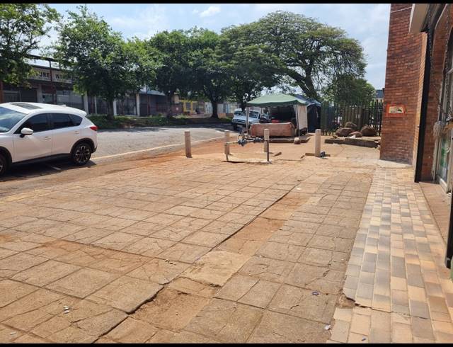 90M² RETAIL TO LET IN WHITE RIVER CENTRAL